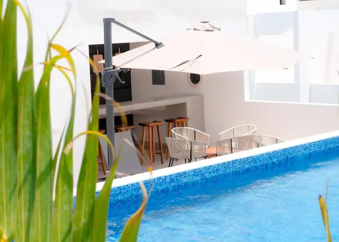 2 Bd With Private Balcony, Rooftop Pool, Gym Holiday home *