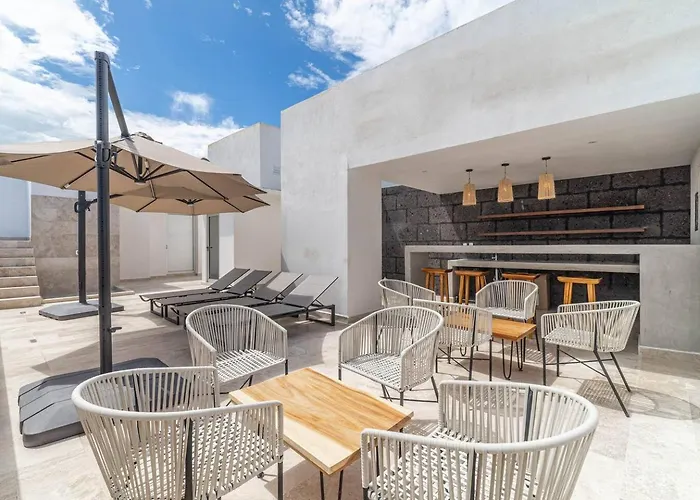 2 Bd With Private Balcony, Rooftop Pool, Gym Holiday home *