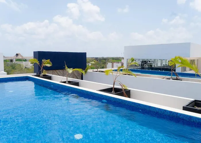 Holiday home 2 Bd With Private Balcony, Rooftop Pool, Gym *