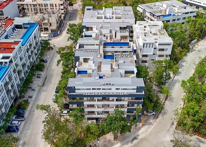 2 Bd With Private Balcony, Rooftop Pool, Gym