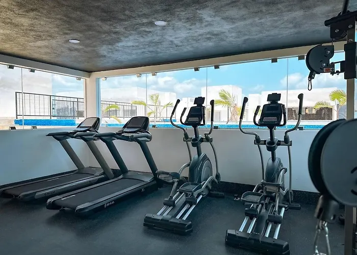 Holiday home 2 Bd With Private Balcony, Rooftop Pool, Gym