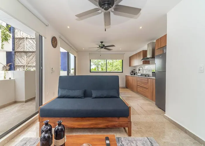 Holiday home 2 Bd With Private Balcony, Rooftop Pool, Gym *