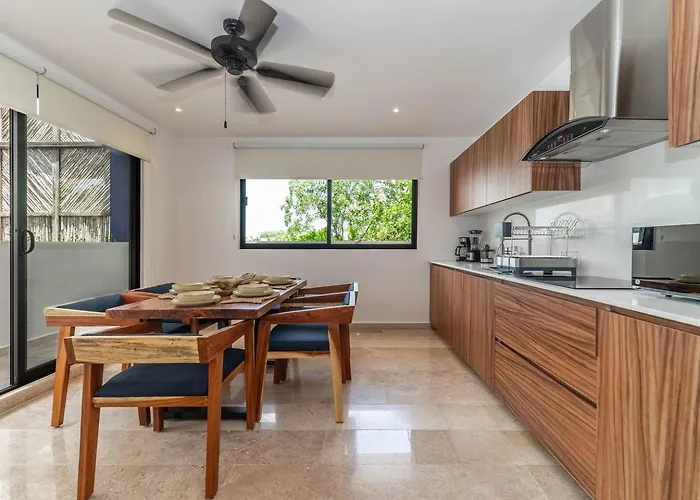 2 Bd With Private Balcony, Rooftop Pool, Gym Holiday home *